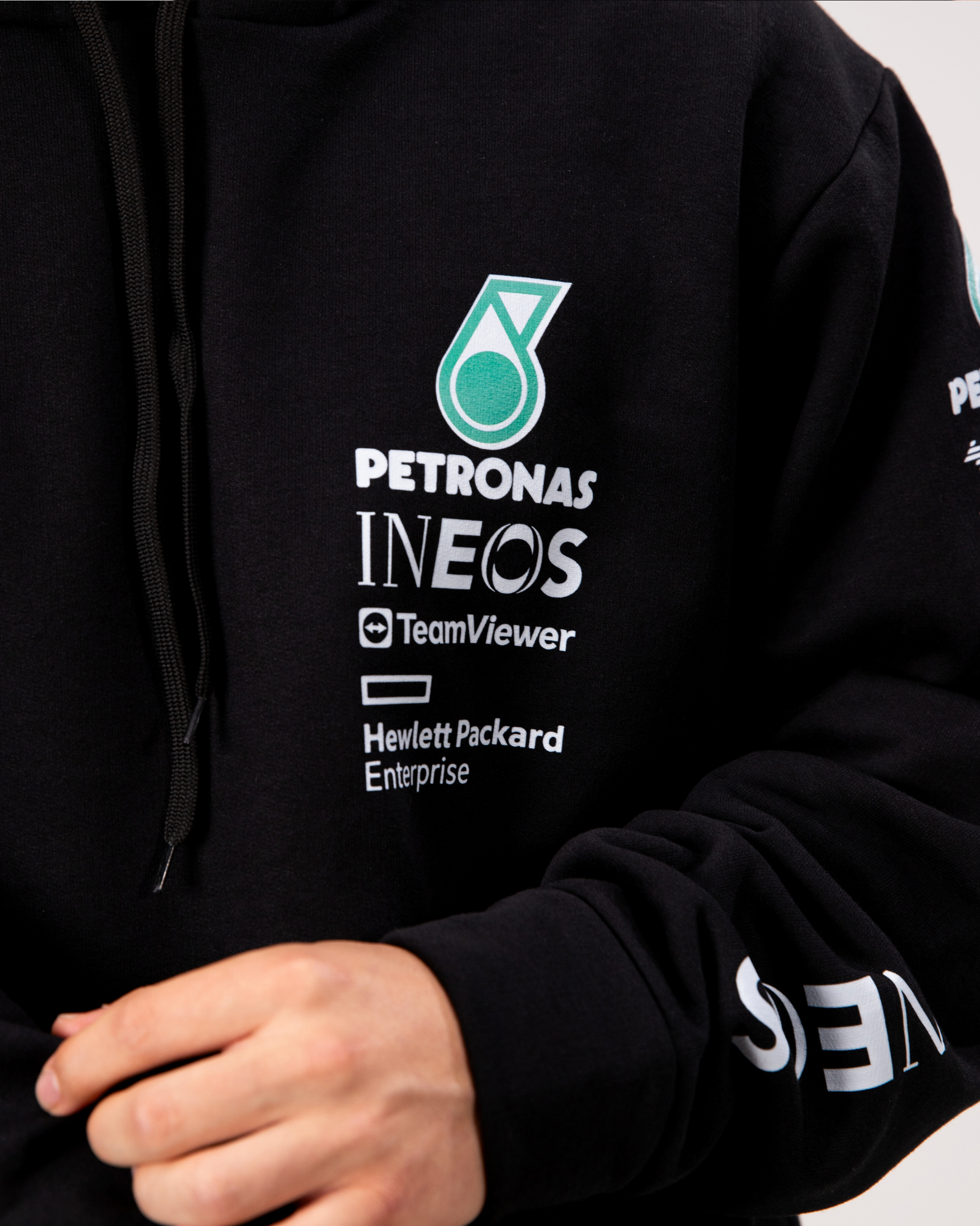 HOODIE MERCEDES AMG PETRONAS F1 TEAM 2024 EDICIÓN AFICIONADO OFICIAL